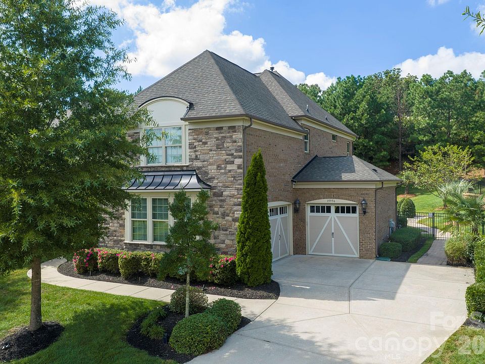 1st image of 15956 Reynolds Dr