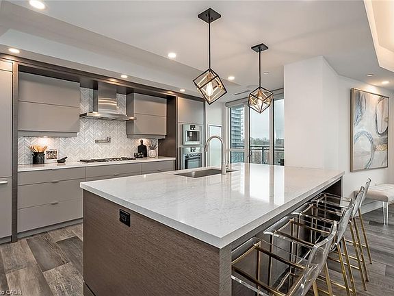 4th image of 2060 Lakeshore Rd #608