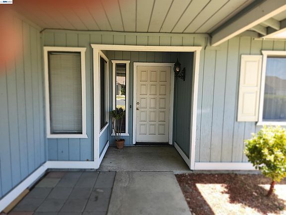 3rd image of 2930 Lincoln Blvd