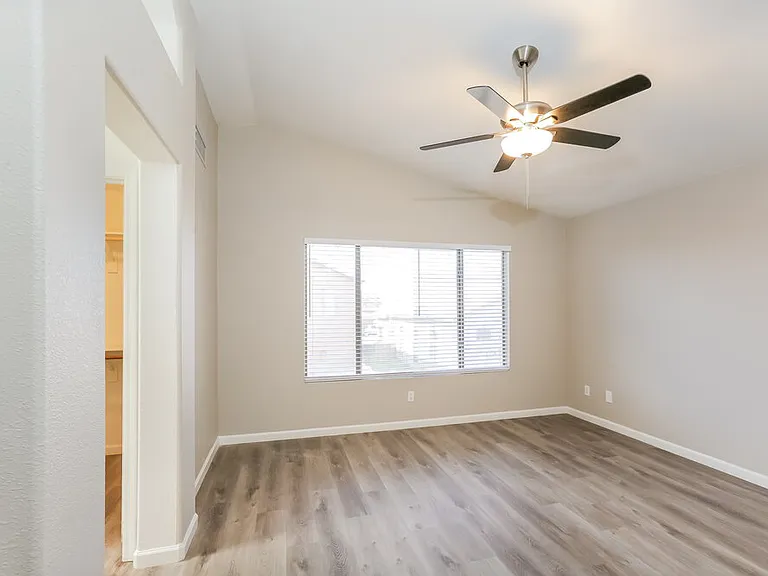 763 E Whitten St — Photo 10