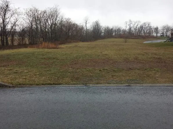 36 Dustin Dr, Halifax, PA 17032