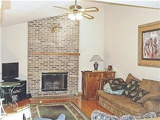 2nd image of 9 Caynor Ct