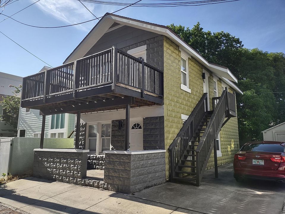 Private townhome and parking