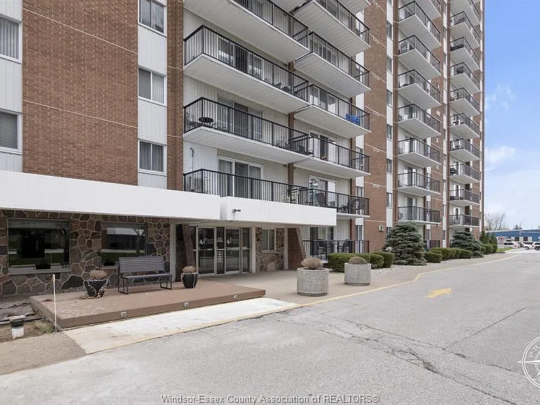 8591 Riverside Dr E #106 — Photo 2