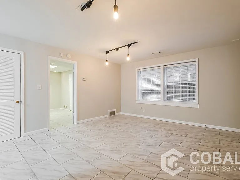 1326 North Ave #C — Photo 6