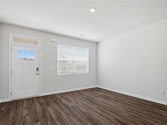 3rd image of 220 Bristol Blvd