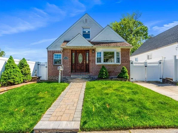 169-24 21st Road, Whitestone, NY 11357