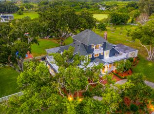 590 Bayshore Dr, Terra Ceia, FL 34250