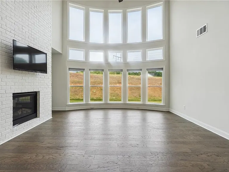 4055 Starwood Dr — Photo 17