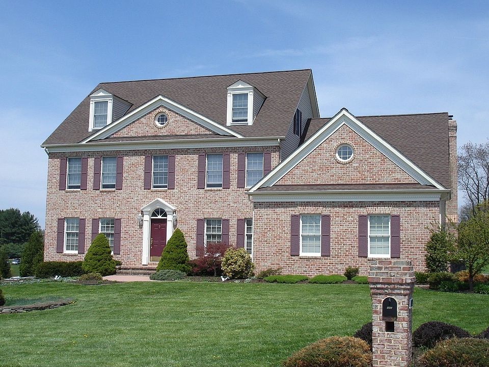 1st image of 1002 Woodshire Ln