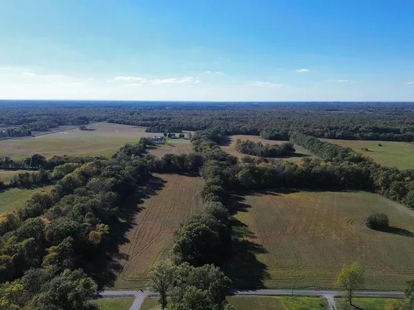 6375 S Forest Church Rd, Benton, IL 62812