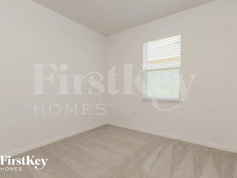 1630 Isleta Loop — Photo 11