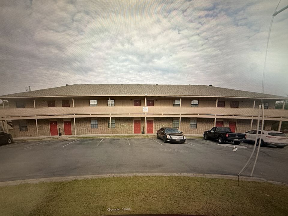 1st image of 2404 McConnell Cir APT 8