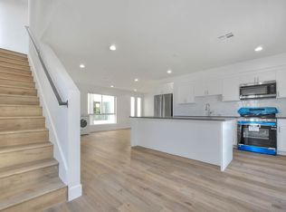 11730 Hamlin St, North Hollywood, CA 91606