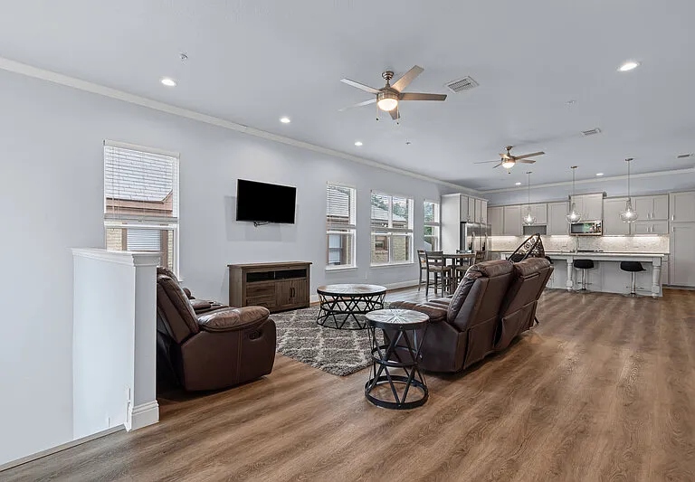 3322 S University Dr — Photo 5