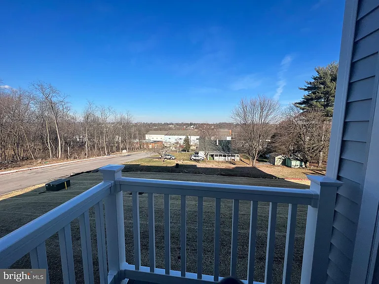 805 Pecan Rd — Photo 29