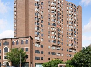 291 7th St W APT 1604, Saint Paul, MN 55102