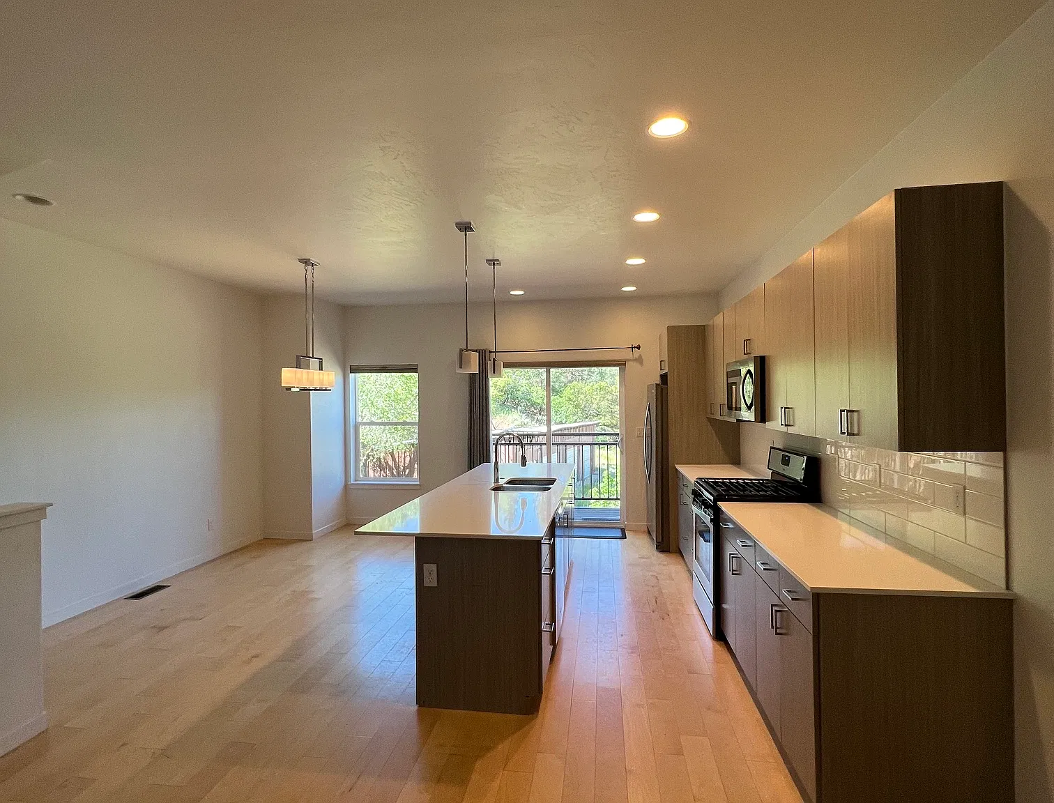 2 bed, 2.5 bath, 1473 sqft, $2,850 — Photo 4