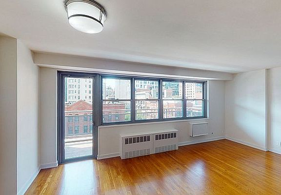 3rd image of 765 Amsterdam Ave APT 6F