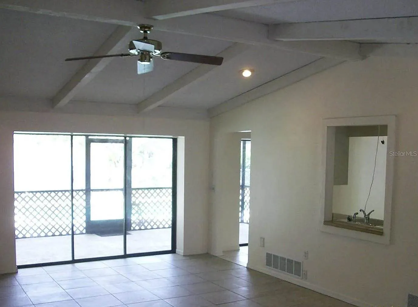 3 bed, 1638 sqft, $2,495 — Photo 3