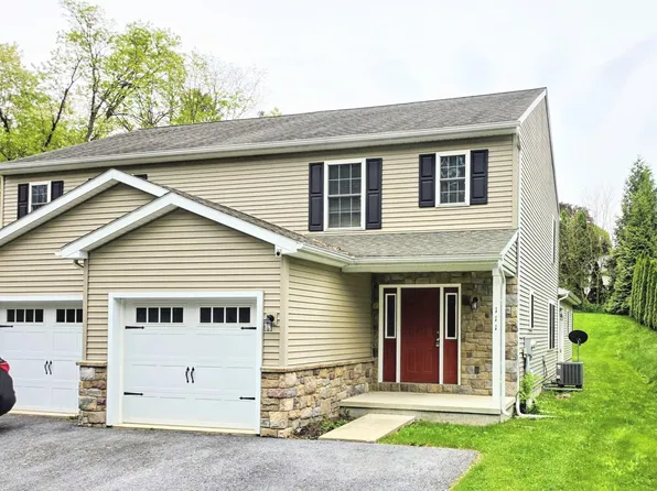 111 Front St, Akron, PA 17501