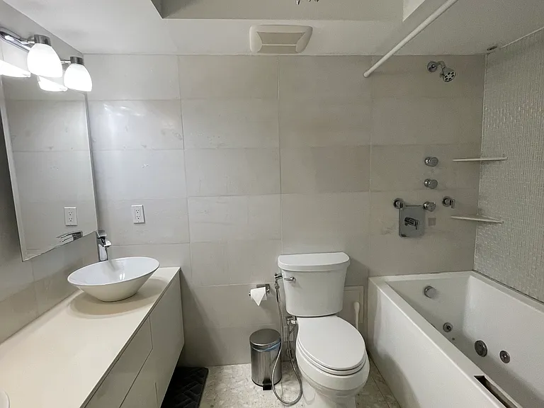 209 N Fort Lauderdale Beach Blvd #12 — Photo 14