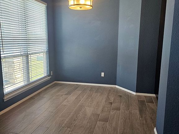 4th image of 1150 Shanna Dr