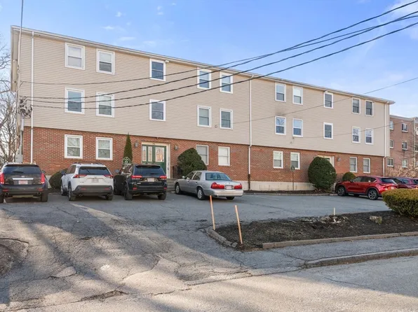 25 Rockland St #5, West Roxbury, MA 02132