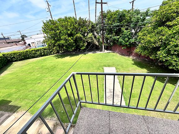 4th image of 15702 Brighton Ave APT D