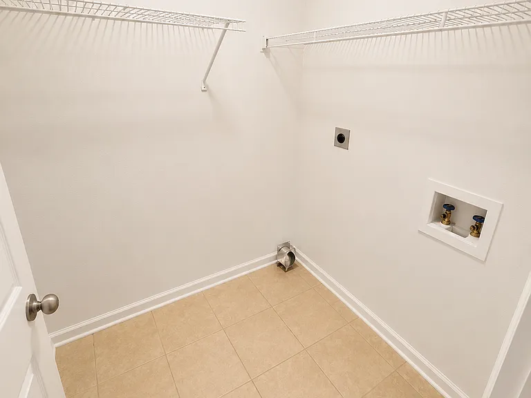 9901 Woodland Bend Dr — Photo 14