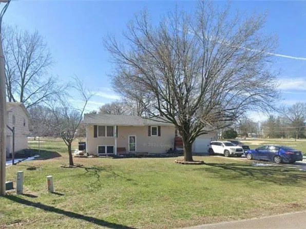 446 Thompson St, Brookfield, MO 64628