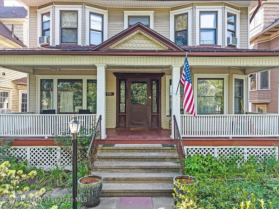 1st image of 723 N Irving Ave