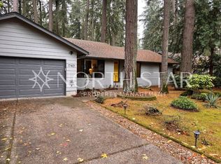17401 Hill Way, Lake Oswego, OR 97035