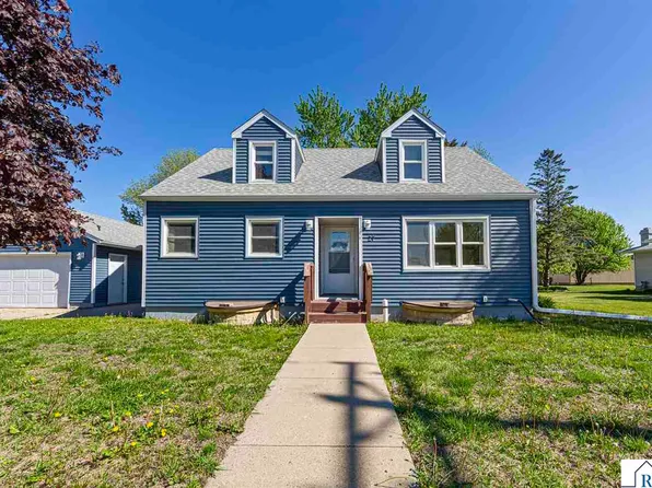 27 9th Ave, Minnesota Lake, MN 56068