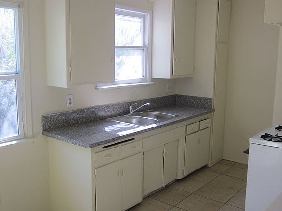 2nd image of 14735 Blythe St APT 1