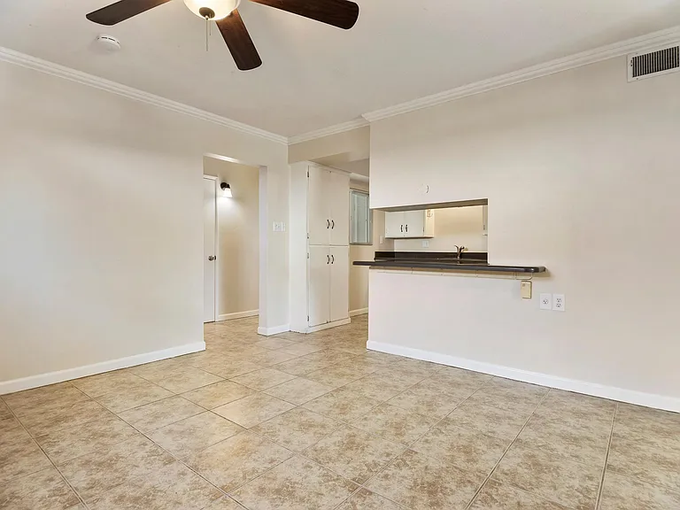 2045 E Don Carlos Ave — Photo 12