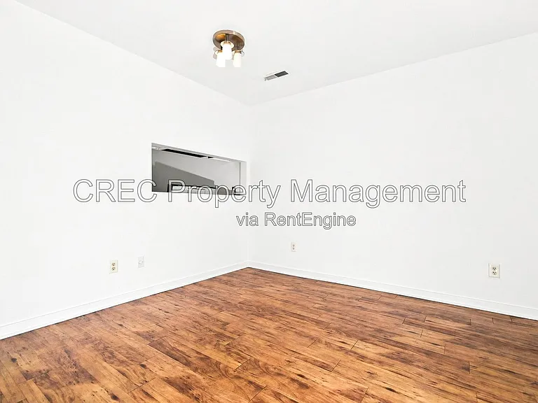2736 Jobee Dr — Photo 9
