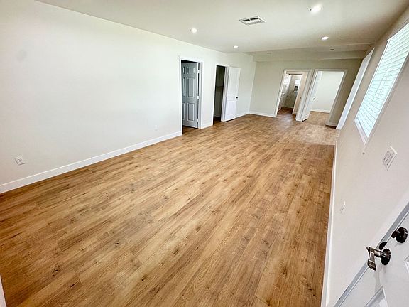4th image of 3255 Sullivan Ave #3253
