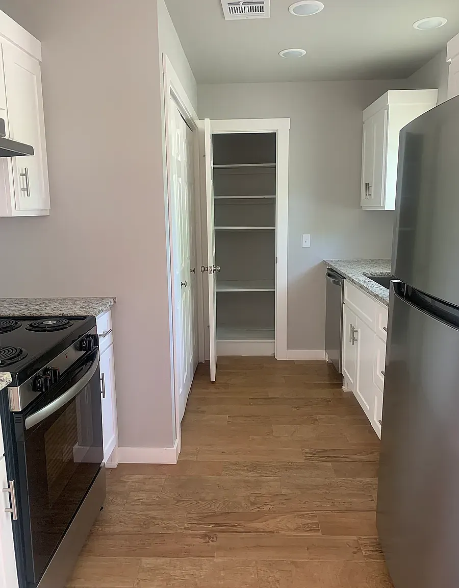2 bed, 850 sqft, $995 — Photo 3