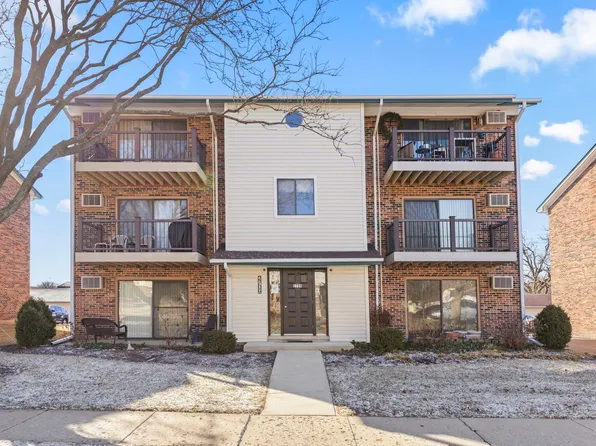 2709 Northcreek Dr #2102, Woodridge, IL 60517