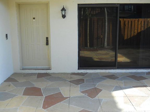 3rd image of 3113 San Fernando Dr #31-C