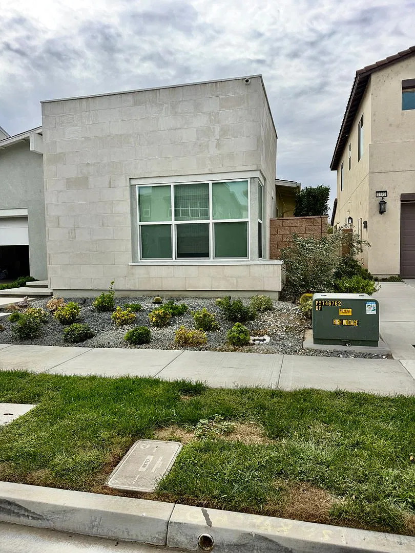 Luxury Smart Home with Resort-Style Backyard — Photo 3