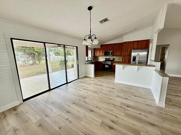 5th image of 2032 SW Greenan Lane