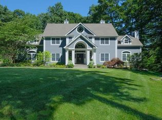 8 Brittany Ct, Chappaqua, NY 10514