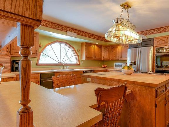 4th image of 3112 Deerfield Ct