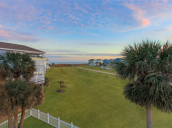 25314 Intrepid Ln, Galveston, TX 77554
