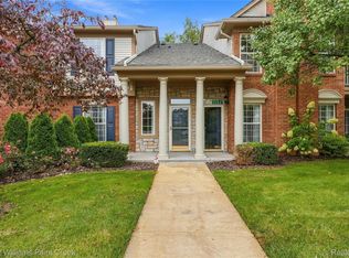 3542 Tremonte Cir N, Rochester, MI 48306