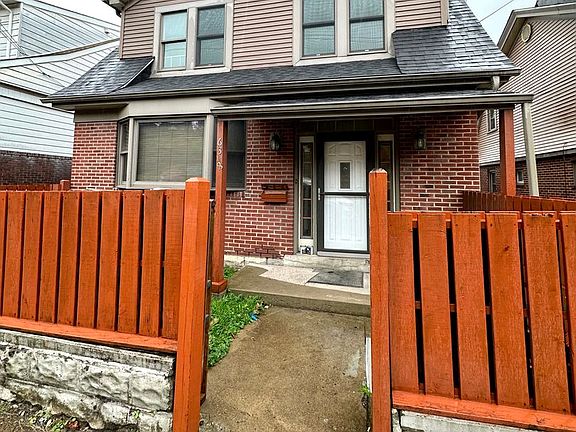 2nd image of 638 Hazelwood Ave #2