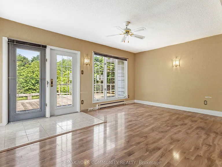 314 The Queensway S — Photo 15
