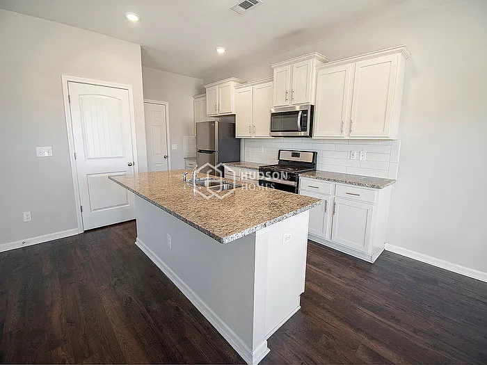 301 Chelsea Park Rd — Photo 8